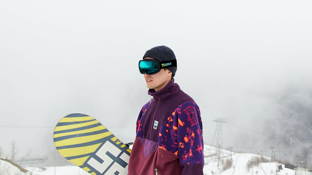 Enjoying the Extra Convenience with Yoziss's Ski Goggles with Interchangeable Lenses